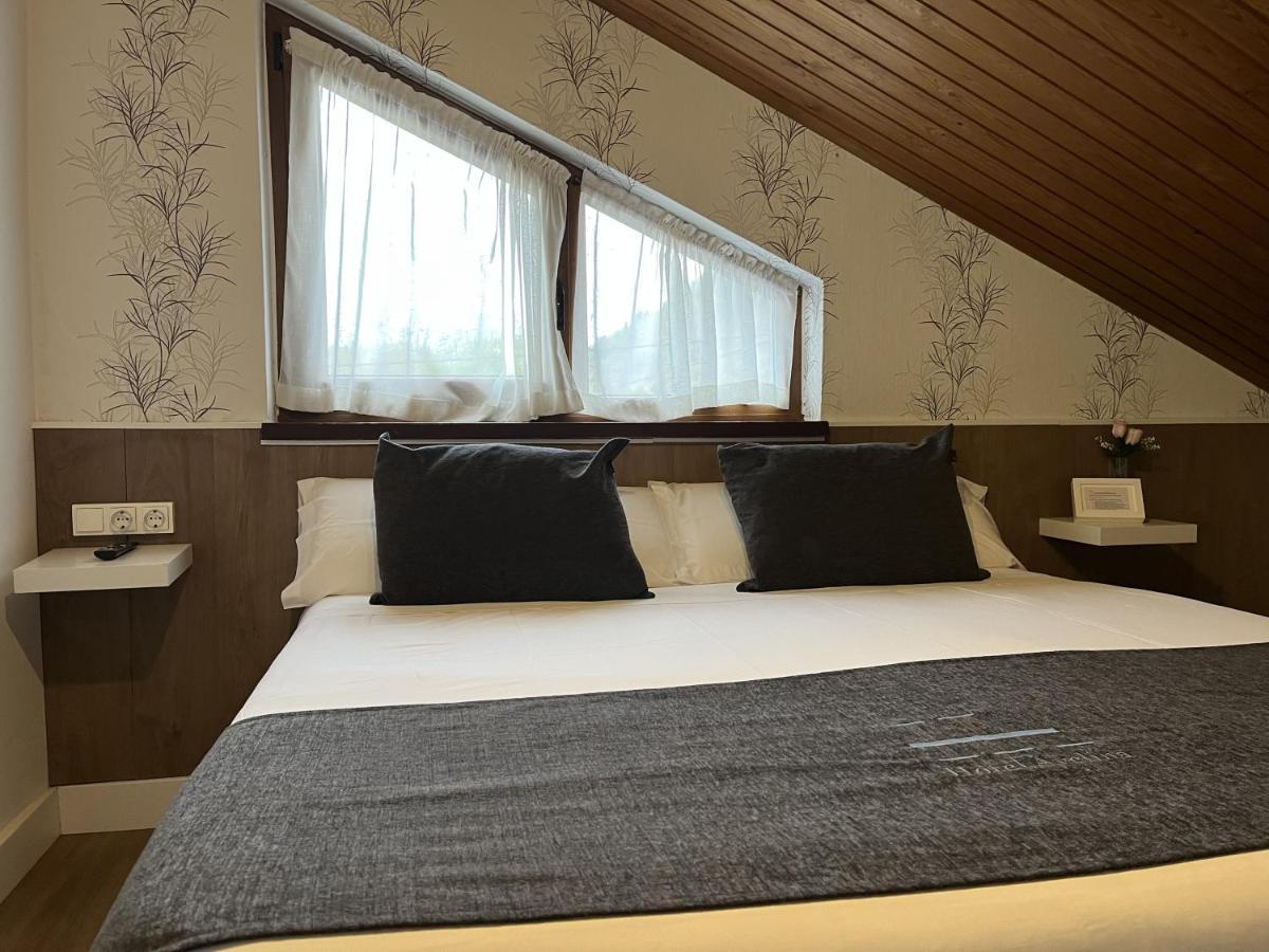 Hotel Avelina Onís Buitenkant foto