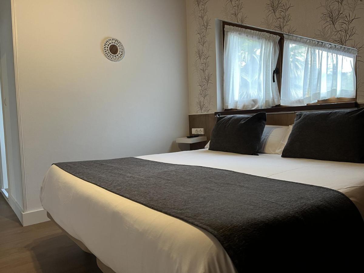 Hotel Avelina Onís Buitenkant foto