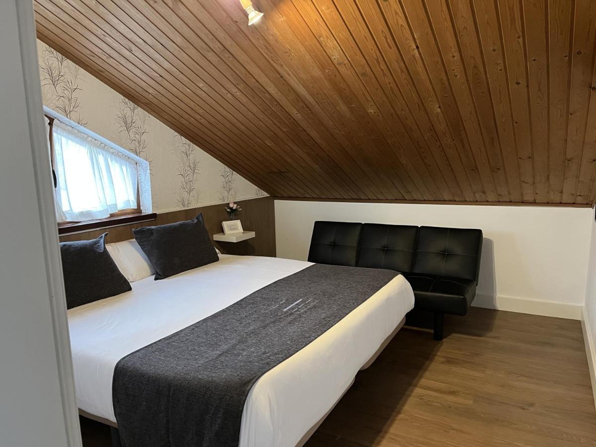 Hotel Avelina Onís Buitenkant foto