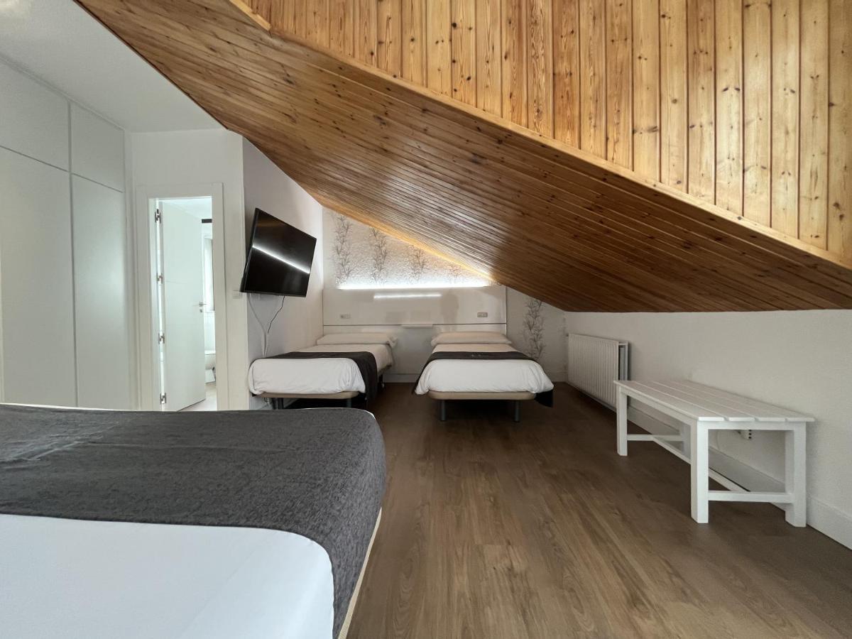 Hotel Avelina Onís Buitenkant foto