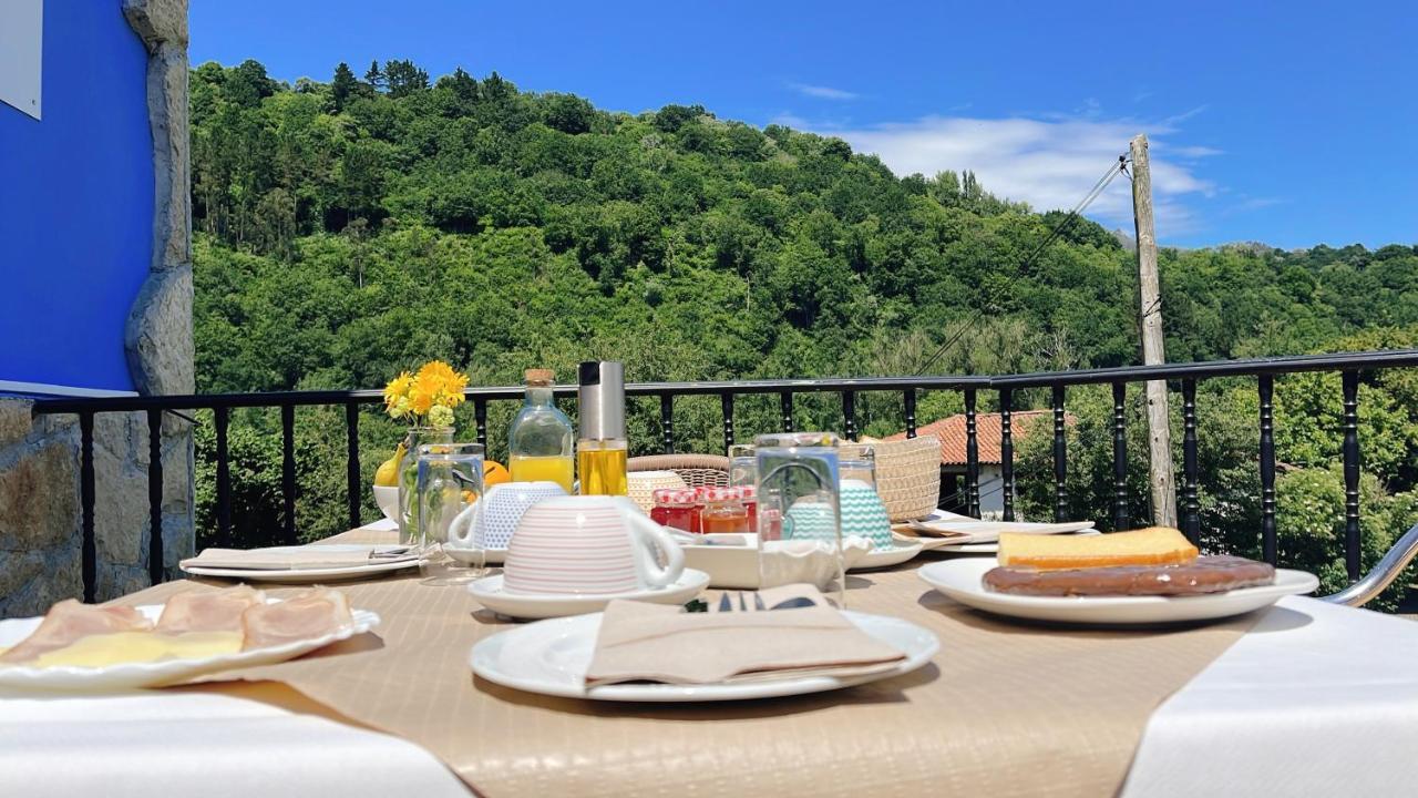 Hotel Avelina Onís Buitenkant foto