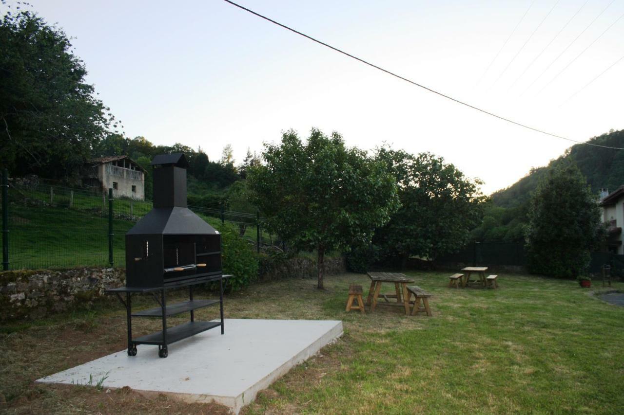 Hotel Avelina Onís Buitenkant foto