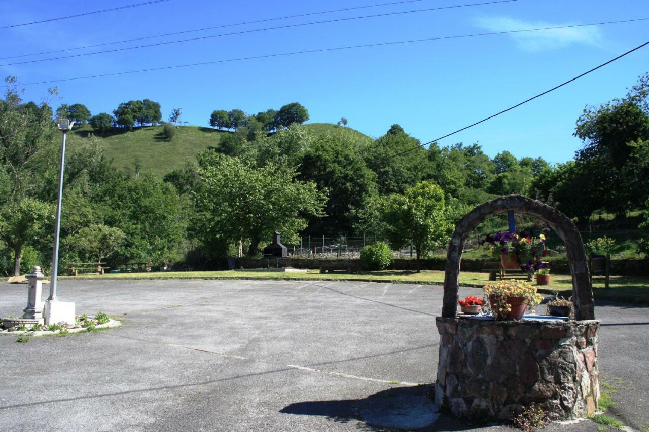 Hotel Avelina Onís Buitenkant foto
